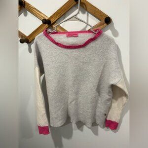 Frieda & Freddies grey and white colorblock sweater with hot pink trim